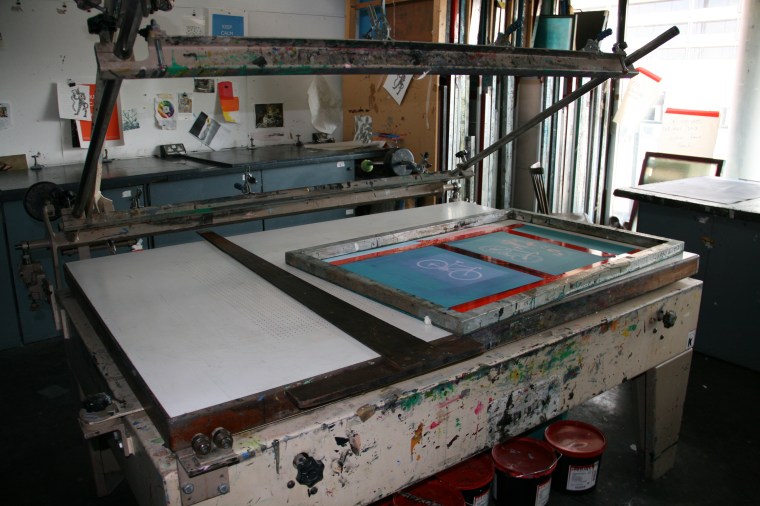 Screen printing bed